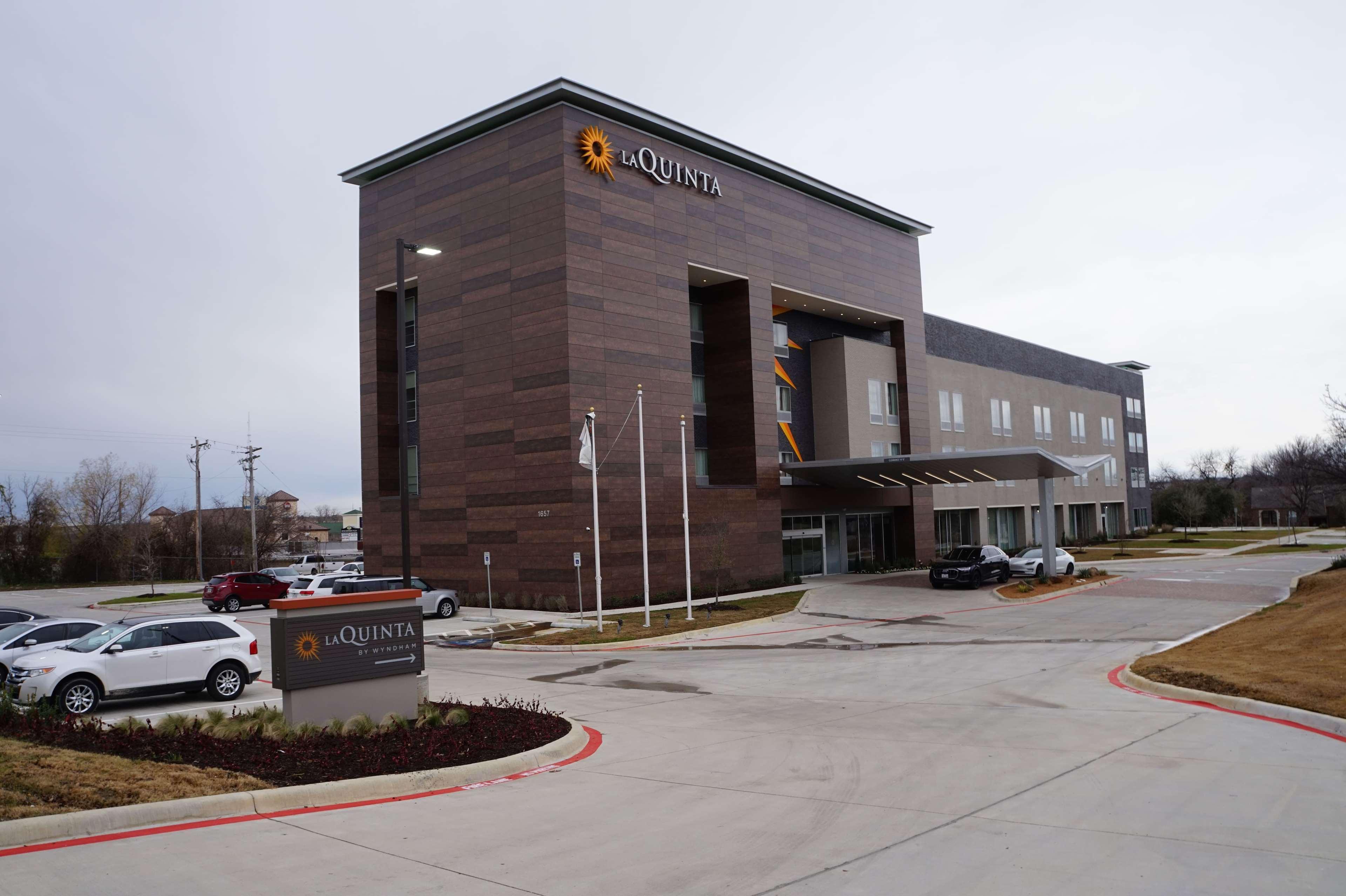 La Quinta Inn & Suites By Wyndham Lewisville Eksteriør bilde