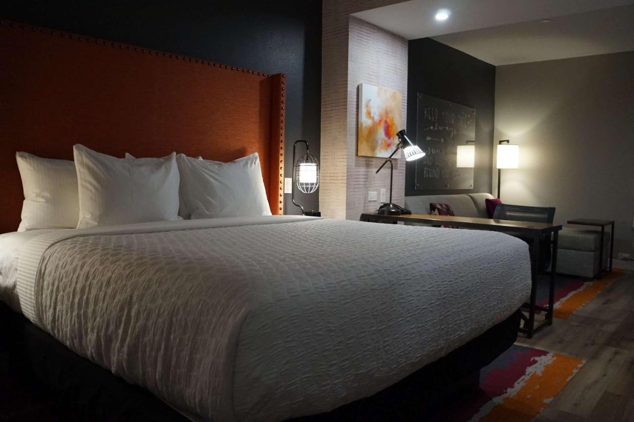 La Quinta Inn & Suites By Wyndham Lewisville Eksteriør bilde
